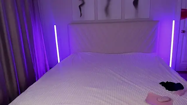 EmmaBarbs online show from April 12, 7:49 pm