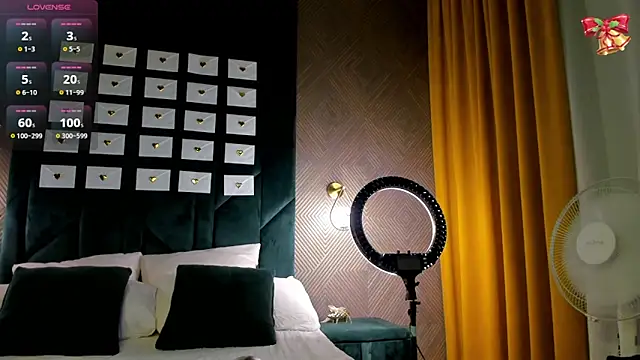 Angel Sapphire  online show from April 14, 1:00 pm