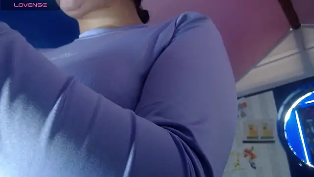 vitoria23  online show from December 19, 2:20 pm