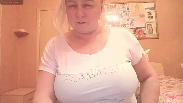 mira robinsonnn online show from March 17, 11:20 pm