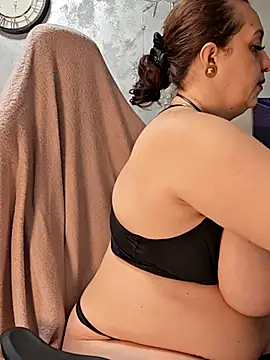 AvaLloyd online show from March 6, 3:56 am