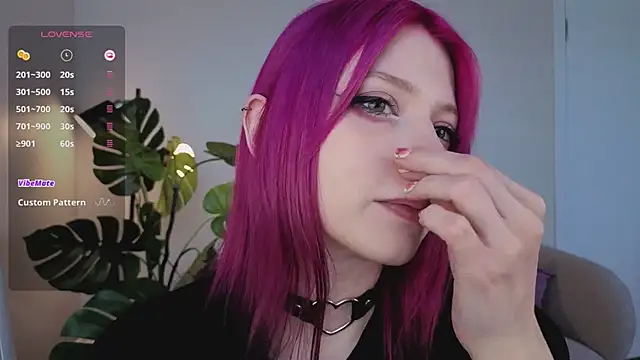 arielabradberry online show from May 28, 3:32 pm