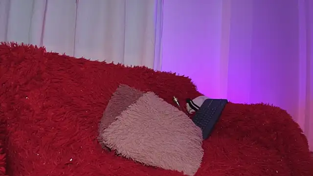 emy colee online show from March 18, 5:45 am