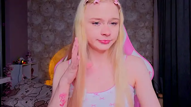 Milia Parker online show from March 21, 11:21 pm