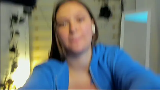 Josephine Kiss online show from March 19, 1:15 pm