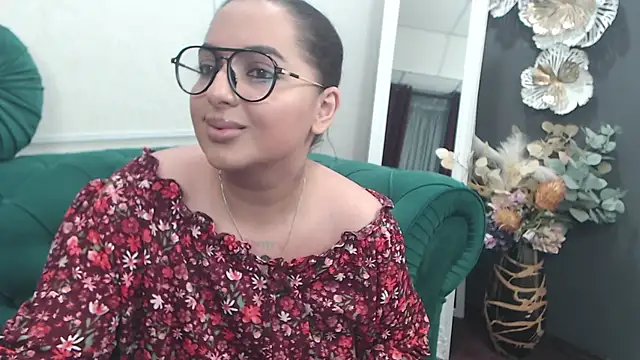 BustyAllyy online show from March 24, 7:30 pm