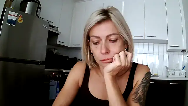 anechka1 online show from September 16, 1:52 pm