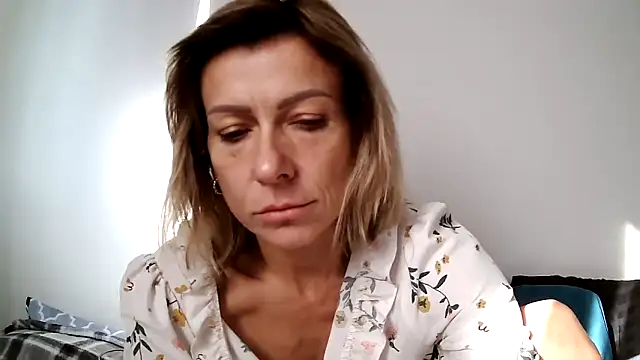 anechka1 online show from November 29, 4:22 pm