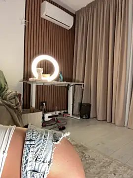 KimArts online show from April 10, 6:47 pm