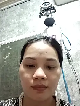 Ngoc-Trinh online show from July 20, 3:03 pm