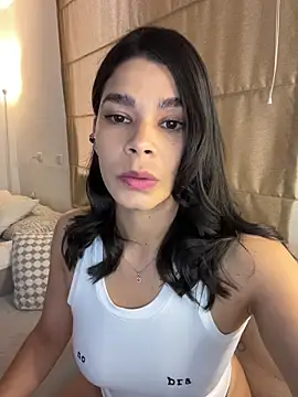 Leah Honey26 online show from March 28, 10:30 pm