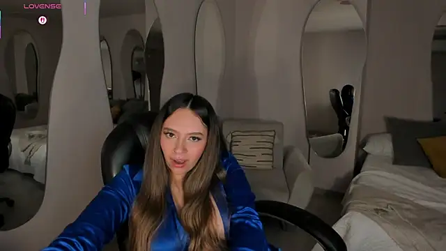 BellaRose X online show from April 12, 7:55 am