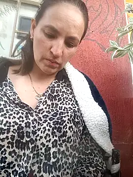 Divalive 28 online show from March 26, 9:05 pm