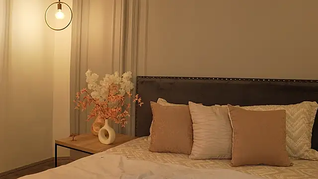 IrisBaker online show from March 25, 12:16 am