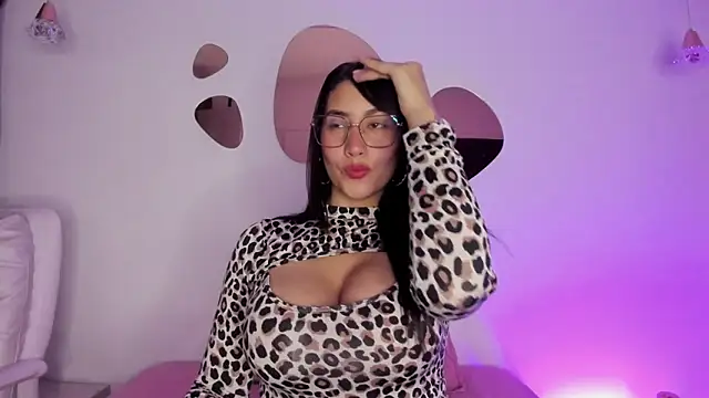 ValentinaaF online show from February 4, 11:57 am