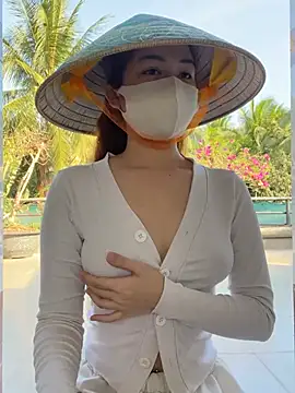 BabyThree  online show from March 9, 8:50 am