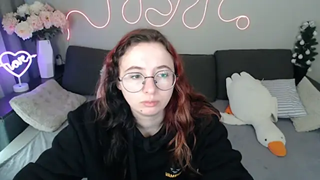 Mini Diva online show from March 31, 8:47 am