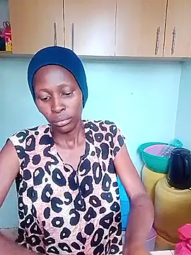 LOVELY-2BERRY online show from January 18, 9:05 am