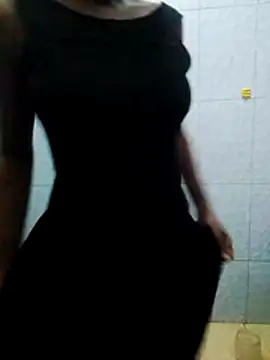 LOVELY-2BERRY online show from April 13, 10:49 am