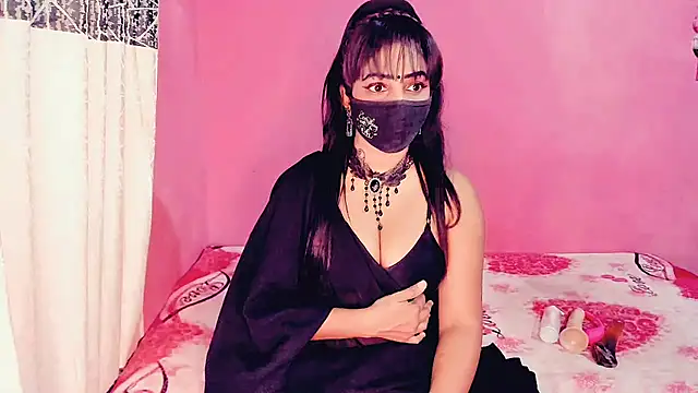 Sweetie Fox XXX online show from April 29, 5:15 pm