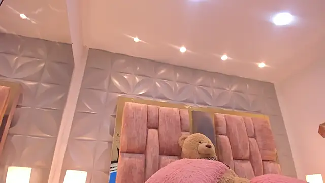 Charlotte Ice1 online show from April 13, 3:57 pm