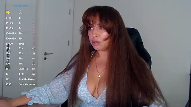  Just a queen 3 online show from April 14, 5:57 pm