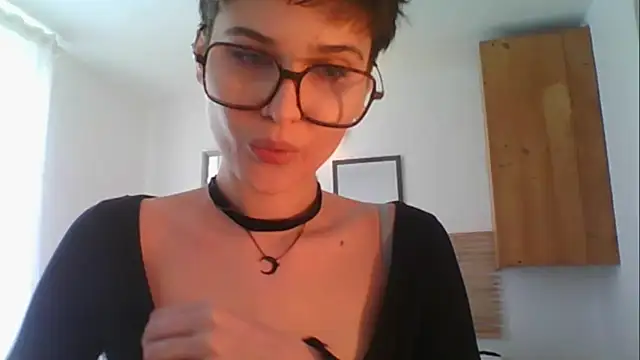 sarah perfect online show from February 8, 3:05 pm