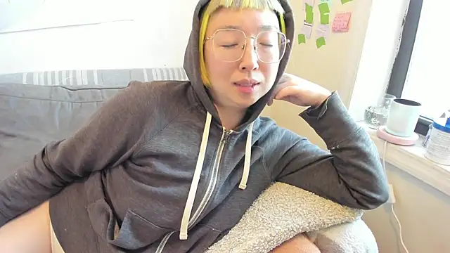 luxgray online show from March 28, 9:14 pm