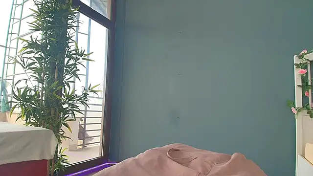 AlicePirs online show from March 25, 8:50 am