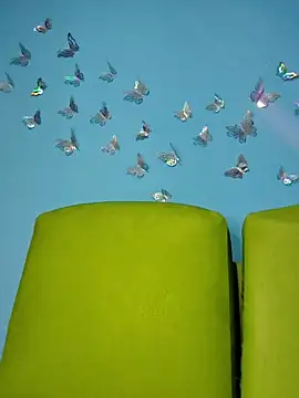 Evelyn pink1 online show from April 5, 9:08 am