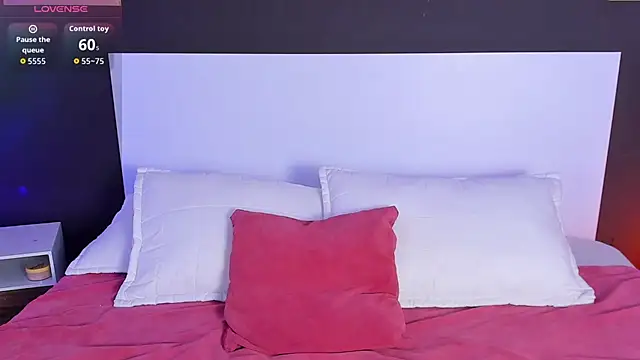 VioletPaket online show from March 30, 1:33 pm