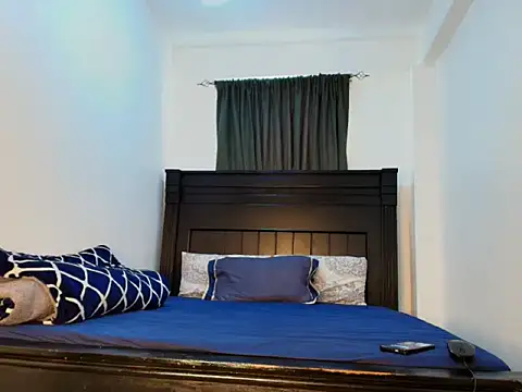 Deeloverxx online show from May 20, 5:37 am
