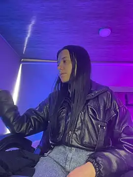 Isabella 21x online show from April 14, 1:11 pm