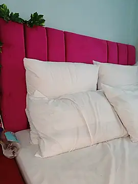 Miss Moriah online show from June 25, 2:51 pm