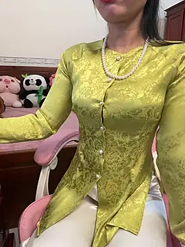    Erin    online show from May 4, 2:48 am