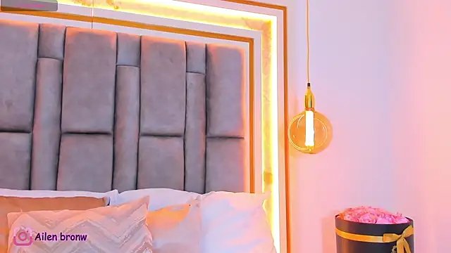 elianabrown online show from September 22, 10:52 pm