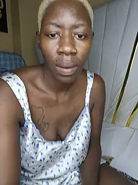 SquirtQueen16 online show from May 29, 4:49 pm