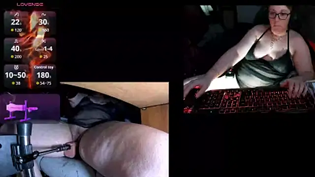 lili-hot-77 online show from April 2, 7:11 pm