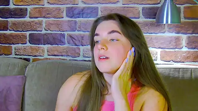 Sofia Hugs online show from June 6, 6:47 pm
