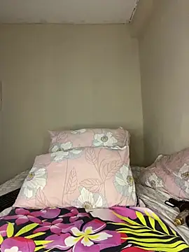 HornyxLadie online show from May 22, 4:21 am
