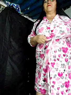 clarita 01 online show from April 6, 1:01 pm