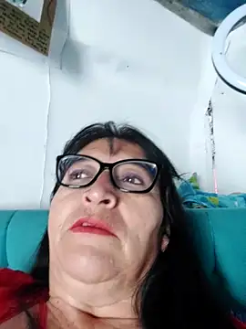 clarita 01 online show from April 10, 1:06 pm