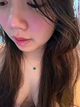 Hotellinh12 online show from May 19, 3:46 am