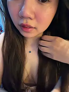 Hotellinh12 online show from May 18, 11:49 am