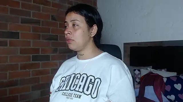 salome  hills1 online show from April 25, 11:24 pm