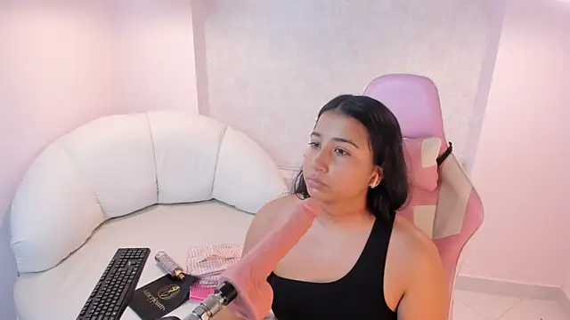 Miliaangeles online show from March 9, 11:35 am