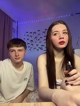 CoddleWeeper  online show from April 7, 12:51 pm