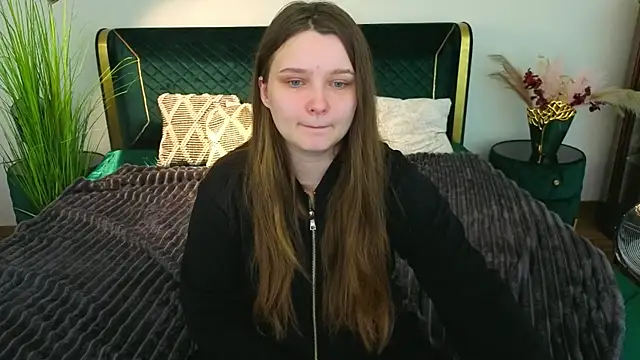 MagicPeachh  online show from April 9, 6:19 am