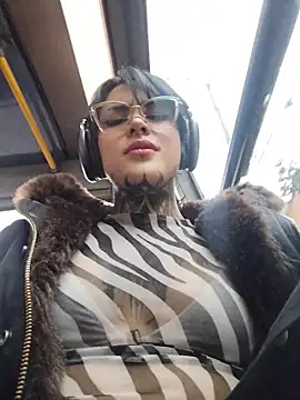 taaylor33 online show from March 5, 10:27 pm