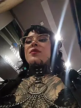 taaylor33 online show from May 15, 10:56 pm